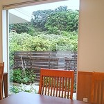 ナチュラルガーデン - 窓から