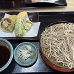 手打そば 本陣 - 野菜天ざるそば
