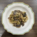Cave des ARTIVEURS  - ポルチーニ茸香る　キノコのタリアテッレ・ウォーヴォ