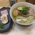 中華蕎麦 麓 - 料理写真:特製塩そば