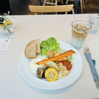 マーガレット ハウエル ショップアンドカフェ_0