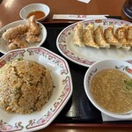 餃子の王将 - 料理写真:たまに味の濃い炒飯を食べたくなる