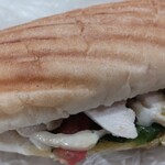 オーガニックハウス - 料理写真:秋川牧園チキンのジェノベーゼパニーニ 980円