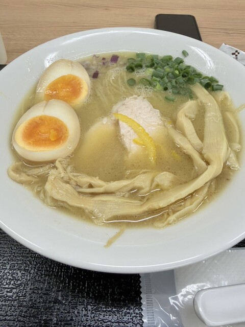 らぁ麺しろ - 横須賀中央/ラーメン | 食べログ