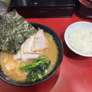 ラーメン 杉田家_1