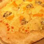 Itariambarueru - クアトロフォルマッジピザ