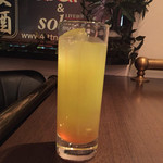 ソバーズ - ミットナイト,サン
      （ウオッカ.メロン.オレンジ．
        レモン,ソーダ． グレープF） 