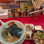 ラーメン山岡家 - 料理写真: