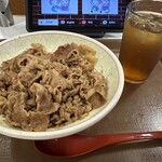 すき家 - 料理写真:牛丼(中盛) ねぎぬき 680円