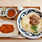 讃岐うどん みやの家 - 肉玉ぶっかけそのまま１.５盛ｗｉｔｈコロッケ