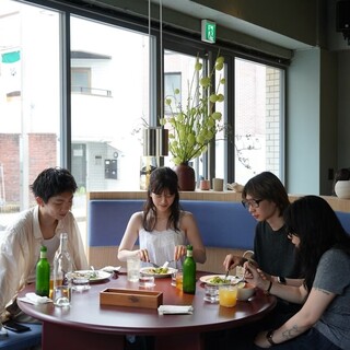 4名様で囲める円卓は会食にもおすすめ