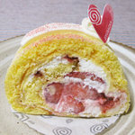 自由が丘ロール屋 - 「苺のロール」　カット420円