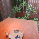 橙 - 201505 窓から見える中庭