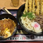 資さんうどん - 料理写真: