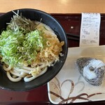 うどん食堂太鼓亭 - 料理写真:ねばとろ黄そば(並)(うどんに変更)(590円)と昆布むすび