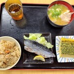 おわせ魚食堂 - 料理写真:魚ご飯・並、魚の味噌汁、小カツオ塩焼き、あおさの玉子焼。