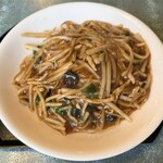 中華食酒処　さいらい亭 - 料理写真:「豚肉の細切りあんかけ焼きそば」990円税込み♫