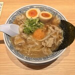 丸源ラーメン - 熟成醤油 味玉肉そば