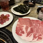元氣七輪焼肉 牛繁 - 韓国メニューもあります