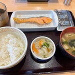 すき家 - 料理写真:鮭定食 ご飯ミニ 600円