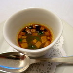 ラ・サンテ - 舌を浮き身にしたエッセンスのスープ