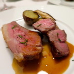 ラ・サンテ - １２ヶ月の羊の背肉と肩肉の薪焼き