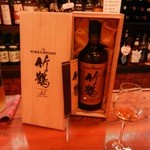 ミニハウス - 私にはご縁の無い貴重なウイスキー『竹鶴３５年』の写真を撮らしていただきます
