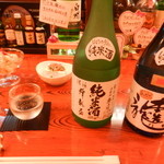 ミニハウス - マスターお勧めの日本酒（蜂龍盃）を飲み比べ♪