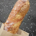 空と麦と - 散った桜とバゲット<'15/4>