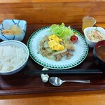 キッチンもも - 豚玉ポン酢炒め、冬瓜と揚げの煮物、切干大根ツナサラダ。
