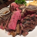 俺のフレンチ・イタリアン 松竹芸能 角座広場 - 1kgオーバーのTボーンステーキ