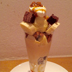 お茶とお菓子まやんち - キャラメルパフェ 950円