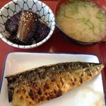 神戸摩耶食堂 - 鯖の塩焼き、茄子の揚げ浸し、味噌汁のおかず