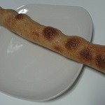 パリアッシュ - アンチョビ入りオリーブが6粒も入った、巨大なロリビエ260円