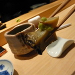 こま田 - 鮑に山葵を載せて