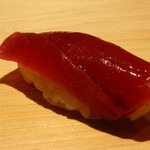 こま田 - 本マグロ赤身を煮切しょう油で