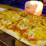 BELLOWS BURGER - ハワイアンピザ1180円