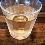 讃岐饂飩 恩家 - 冷たいお茶