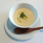 KINOE - 本日のスープ。新玉ねぎのポタージュスープ