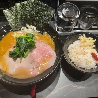 横浜家系ラーメン 長尾家_0