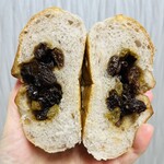 おとうさんのパン ブールパン - ラムレーズンパン　レーズンの量と生地の胡桃が良い仕事してる