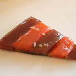 キュイジーヌ[s] ミッシェル・トロワグロ - 2010/04 香ばしい木の香りの仔羊　アプリコットのクルスティアン　クミンとリコッタ。