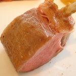 キュイジーヌ[s] ミッシェル・トロワグロ - 2010/04 香ばしい木の香りの仔羊　アプリコットのクルスティアン　クミンとリコッタ。