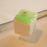 キュイジーヌ[s] ミッシェル・トロワグロ - 2010/04 小菓子。