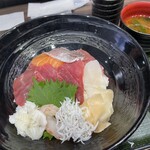 丼処 山助 - 料理写真: