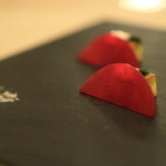 「ポレンタのソテーとビーツ」