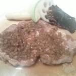 マッシュルーム - 霧島山麓豚ロース肉のポワレ マディラ風味の牛蒡のソース