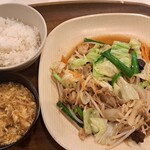 Sun’sキッチン - 中華風肉野菜炒め＆酸辣湯　税込み９３０円