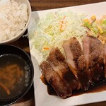 Sun’sキッチン - 厚切りポークのグリル照り焼きペッパーソース　税込み９３０円