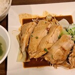 Sun’sキッチン - 葱たっぷり　旨辛よだれ鶏　税込み９３０円